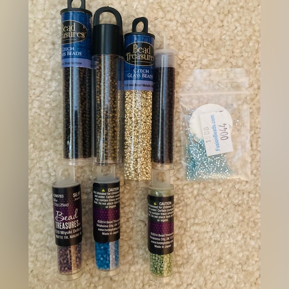 SEED BEADS Lot of 28, Many Colors - Picture 3 of 3